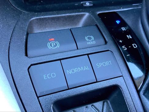 Used 2023 Toyota RAV4 XLE Premium image 33