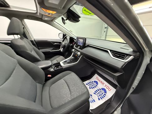 Used 2021 Toyota RAV4 XLE w/ Convenience Package AWD/4WD image 22