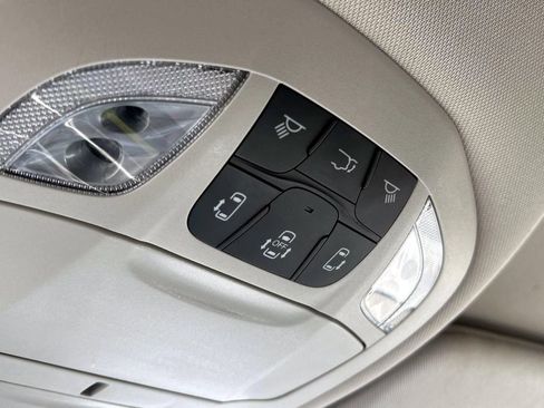 Used 2022 Chrysler Pacifica Touring-L FWD image 34
