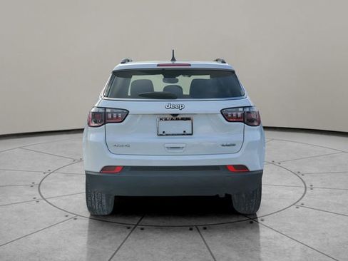 Certified 2022 Jeep Compass Latitude w/ Convenience Group image 11