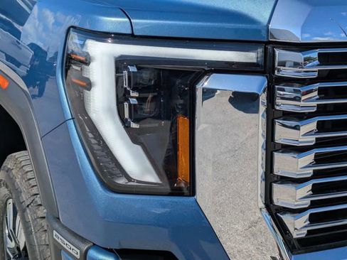 New 2026 GMC Sierra 2500 Denali w/ Denali Reserve Package image 9