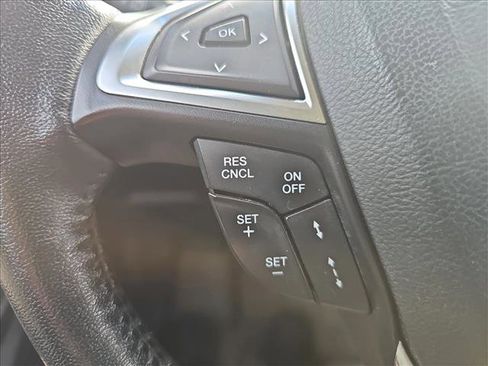 Used 2018 Ford Edge SEL image 22