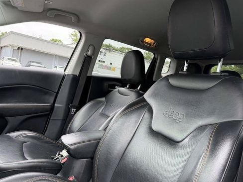 Used 2019 Jeep Compass Limited FWD image 9
