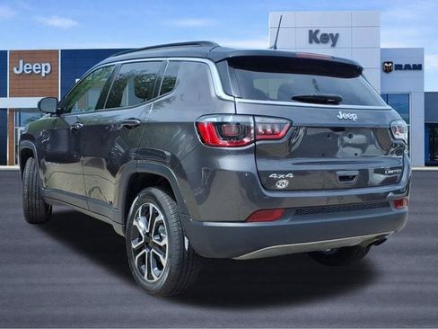 Used 2022 Jeep Compass Limited AWD/4WD image 3