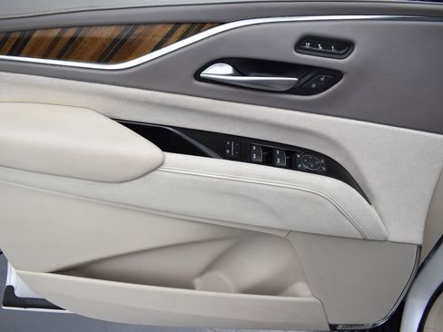 Used 2023 Cadillac Escalade ESV Premium Luxury Platinum w/ Heavy-Duty Trailer Package image 11