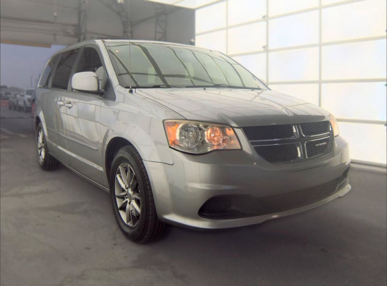 Used 2015 Dodge Grand Caravan SE FWD image 3