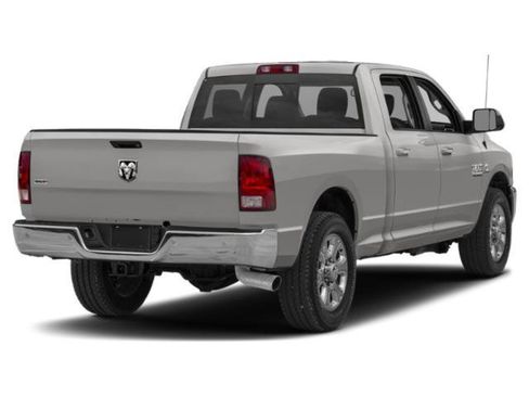 Used 2018 RAM 2500 SLT AWD/4WD image 2