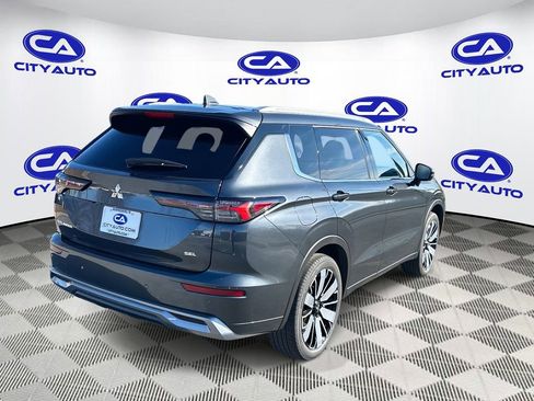 New 2026 Mitsubishi Outlander SEL image 3