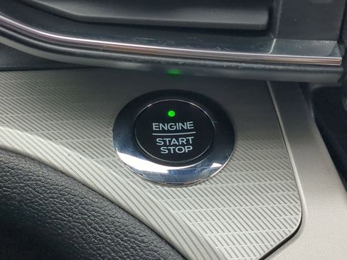 Used 2021 Ford Explorer XLT w/ Equipment Group 202A image 17