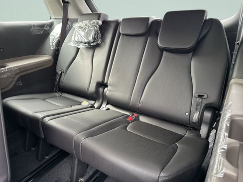 New 2026 Kia Carnival FWD image 13
