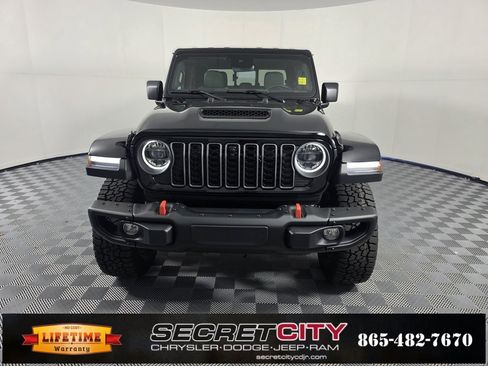 New 2025 Jeep Gladiator Mojave image 2