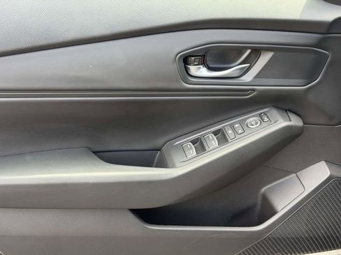 Certified 2025 Honda Accord SE image 10