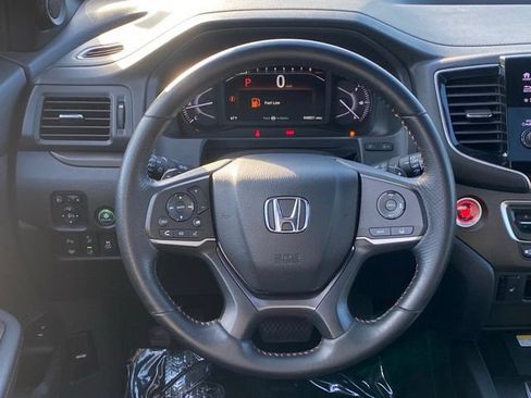 Certified 2023 Honda Passport TrailSport image 17