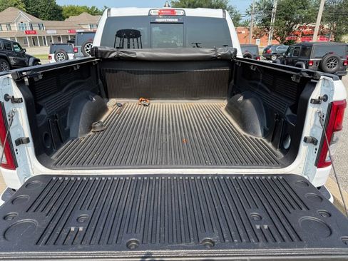 Used 2022 RAM 1500 Big Horn AWD/4WD image 16