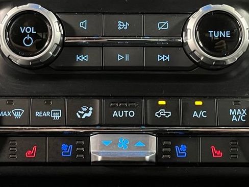 Used 2023 Ford F150 Lariat AWD/4WD image 39