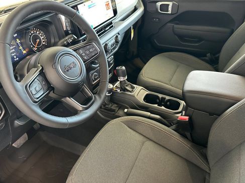 New 2026 Jeep Gladiator Sport AWD/4WD image 11