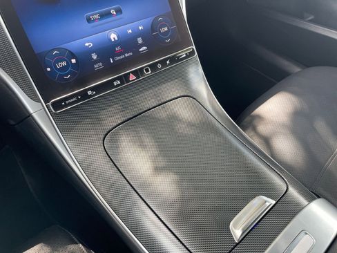 Used 2024 Mercedes-Benz C 300 4MATIC Sedan image 41