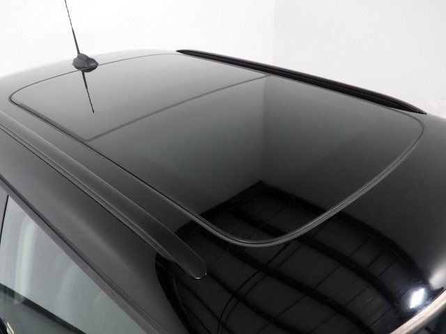 Used 2024 MINI Cooper 2-Door Hardtop FWD image 4