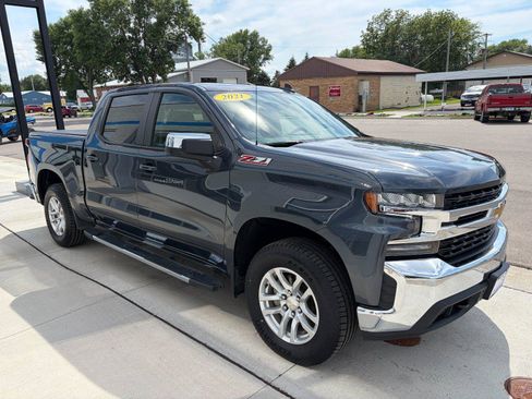 Used 2021 Chevrolet Silverado 1500 LT w/ Z71 Off-Road Package AWD/4WD image 6