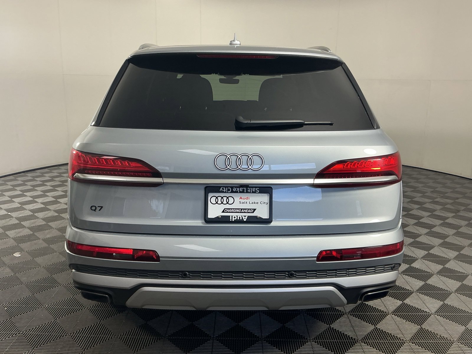 Used 2025 Audi Q7 3.0T Premium Plus AWD/4WD image 8
