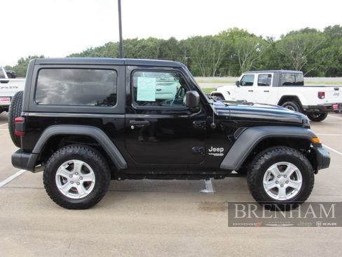 Used 2018 Jeep Wrangler Sport AWD/4WD image 7
