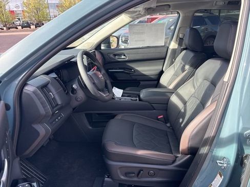 New 2026 Nissan Pathfinder Platinum w/ Cargo Package AWD/4WD image 7