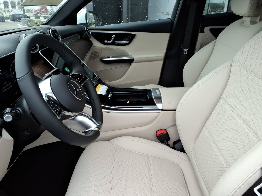 Used 2026 Mercedes-Benz GLC 300 4MATIC image 14