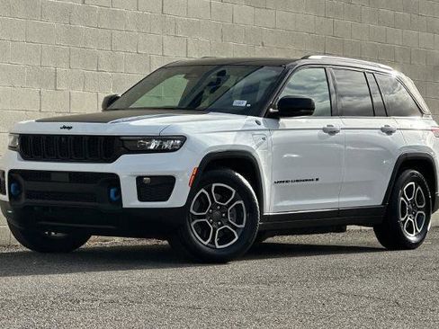 Used 2023 Jeep Grand Cherokee Trailhawk AWD/4WD image 8