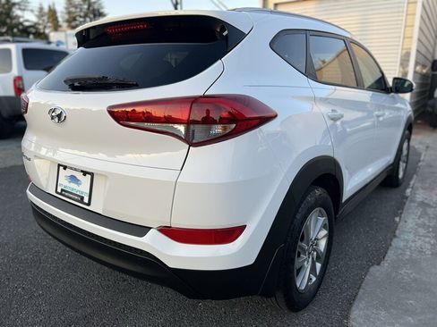 Used 2016 Hyundai Tucson SE w/ Option Group 02 FWD image 5