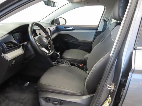 Used 2024 Volkswagen Taos SE FWD image 8