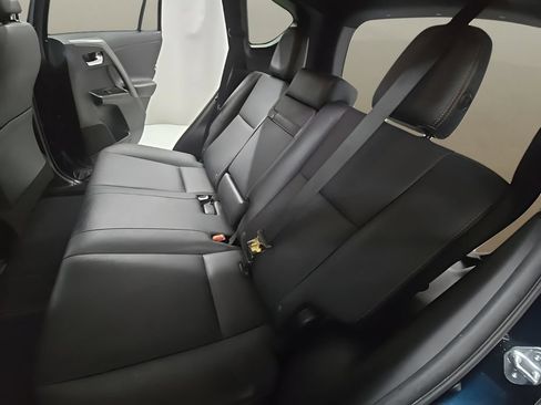 Used 2018 Toyota RAV4 SE AWD/4WD image 17