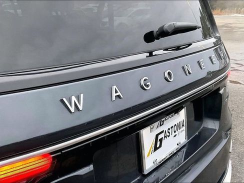 Used 2024 Jeep Wagoneer L Series II w/ Flexible Seating Group image 23