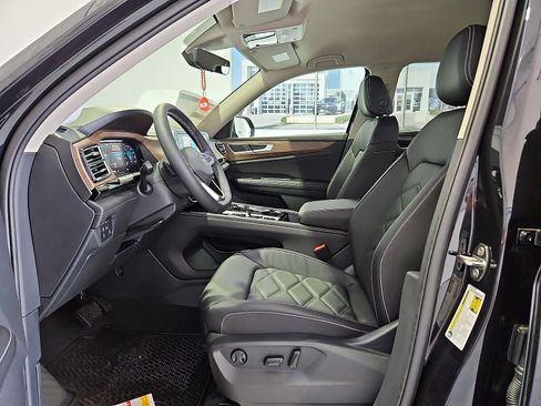 New 2026 Volkswagen Atlas SE FWD image 17