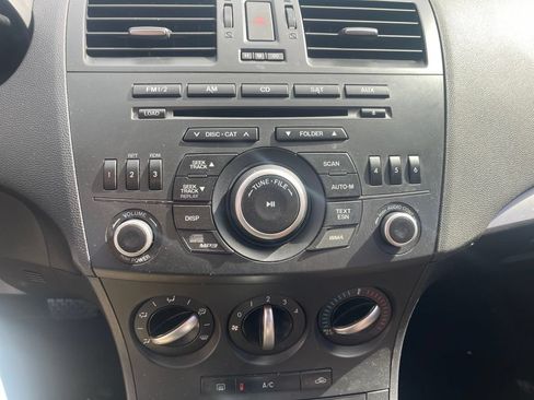 Used 2012 MAZDA MAZDA3 i Touring FWD image 10