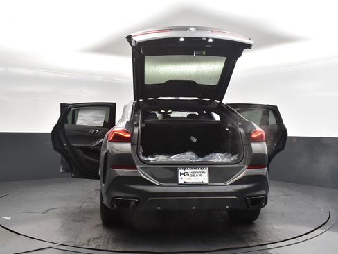 New 2026 BMW X6 xDrive40i w/ Climate Comfort Package image 51