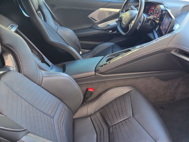 Used 2022 Chevrolet Corvette Stingray Premium Cpe w/ Z51 Performance Package RWD image 17