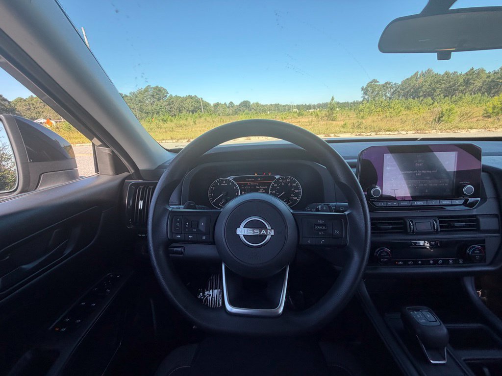 Used 2023 Nissan Pathfinder S FWD image 17