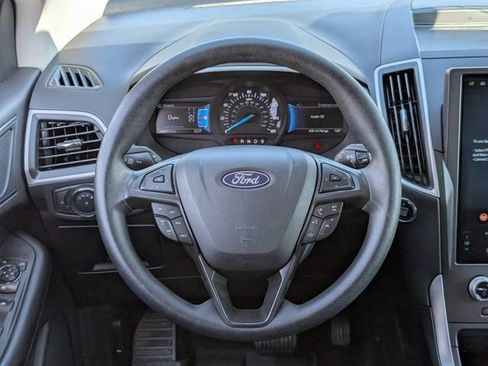 Used 2021 Ford Edge SE FWD image 12