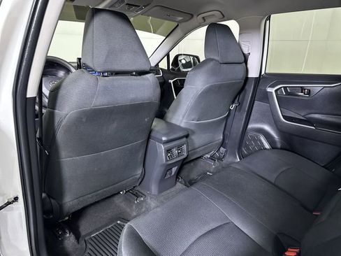 Used 2022 Toyota RAV4 LE AWD/4WD image 21
