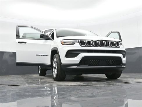 Used 2025 Jeep Compass Sport image 51
