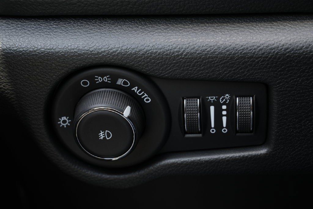 Used 2025 Chrysler Pacifica Limited FWD image 54