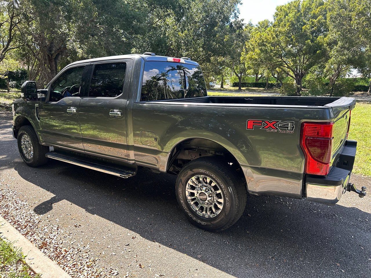 Used 2021 Ford F250 XLT w/ XLT Premium Package AWD/4WD image 6