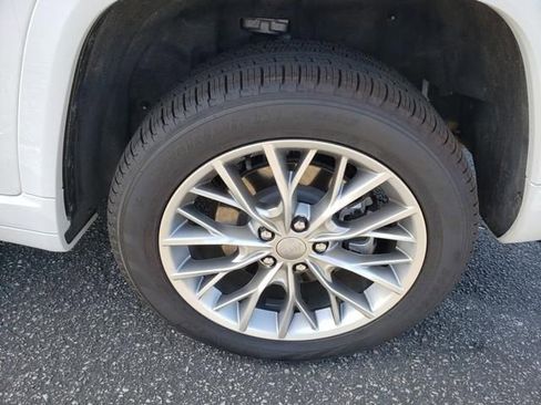 New 2023 Jeep Grand Cherokee Summit w/ Luxury Tech Group V image 12