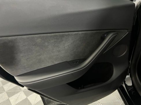 Used 2023 Tesla Model Y Long Range image 27