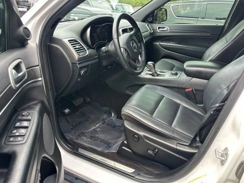 Used 2018 Jeep Grand Cherokee Limited AWD/4WD image 24