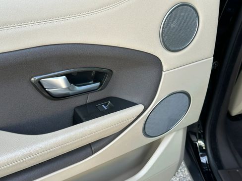 Used 2019 Land Rover Range Rover Evoque image 16