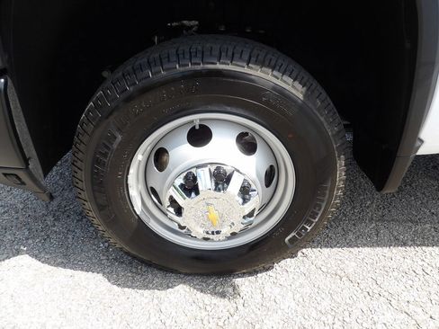 Used 2025 Chevrolet Silverado 3500 W/T AWD/4WD image 51