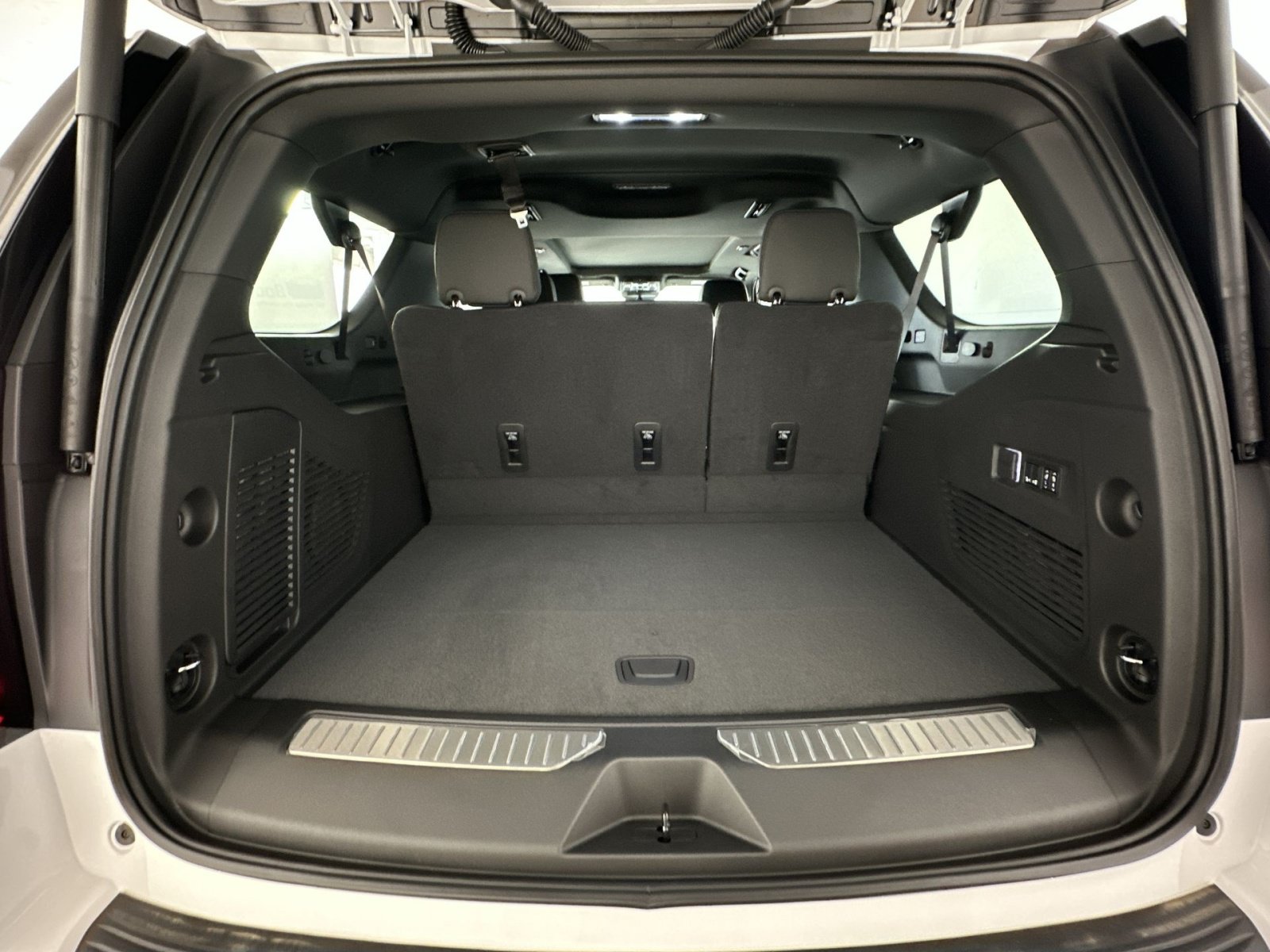 New 2027 GMC Yukon XL AT4 w/ Technology Package AWD/4WD image 27