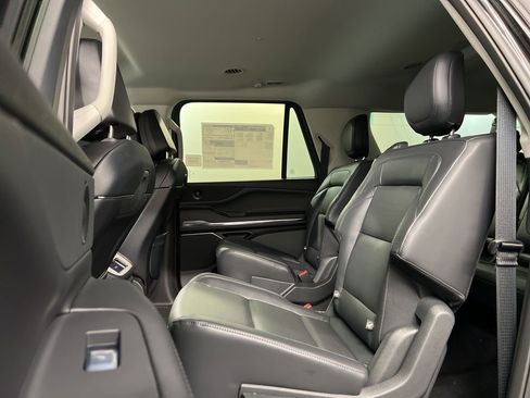 New 2026 Lincoln Navigator L Premier AWD/4WD image 33