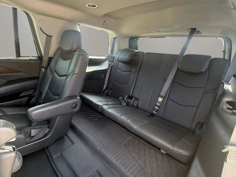 Used 2020 Cadillac Escalade Luxury AWD/4WD image 12